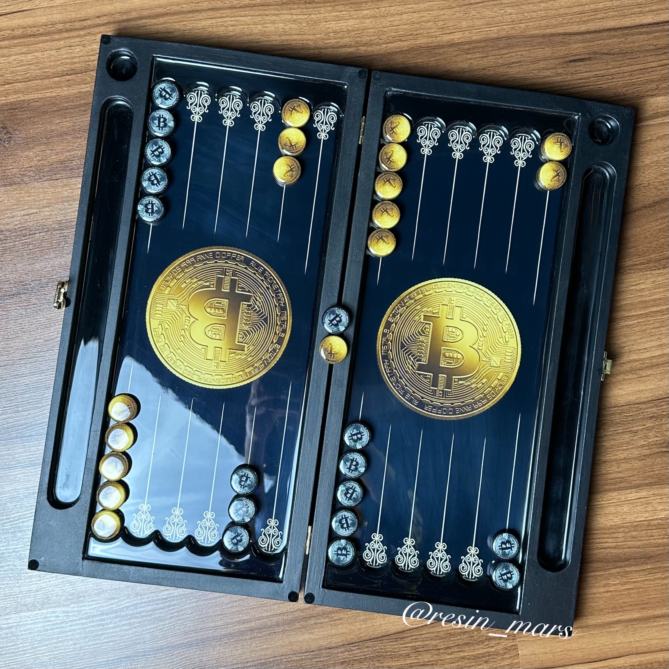 تخته نرد رزینی طرح بیت کوین